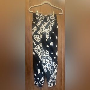 Anthropologie black and white balloon joggers S